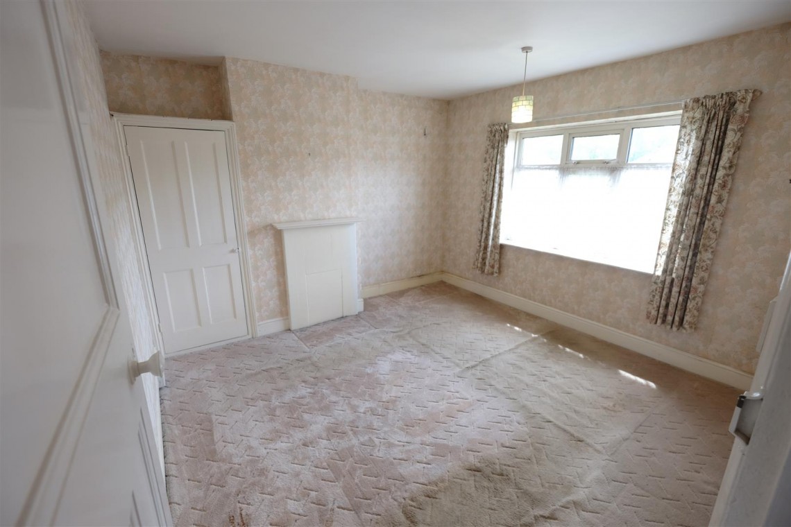 Images for HOUSE FOR UPDATING - EASTVILLE