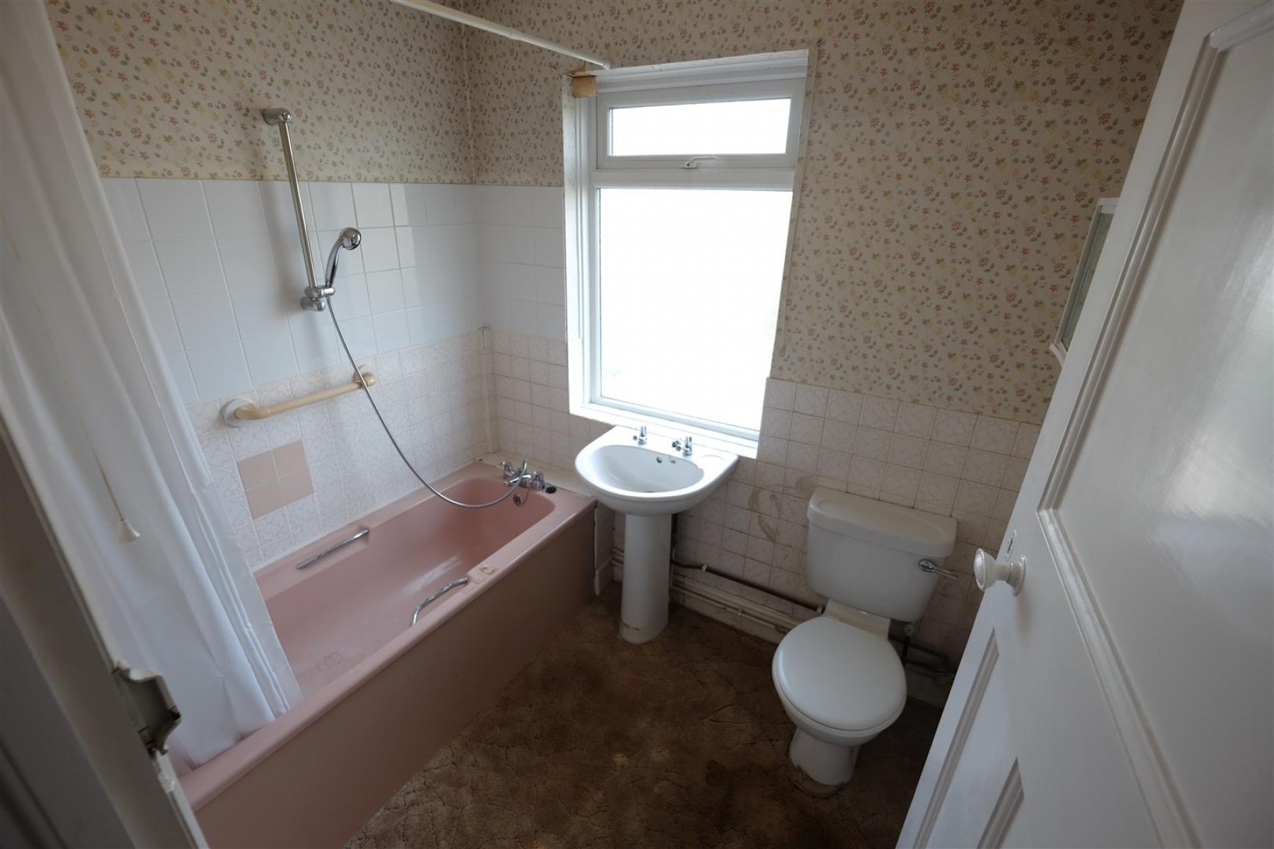 Images for HOUSE FOR UPDATING - EASTVILLE