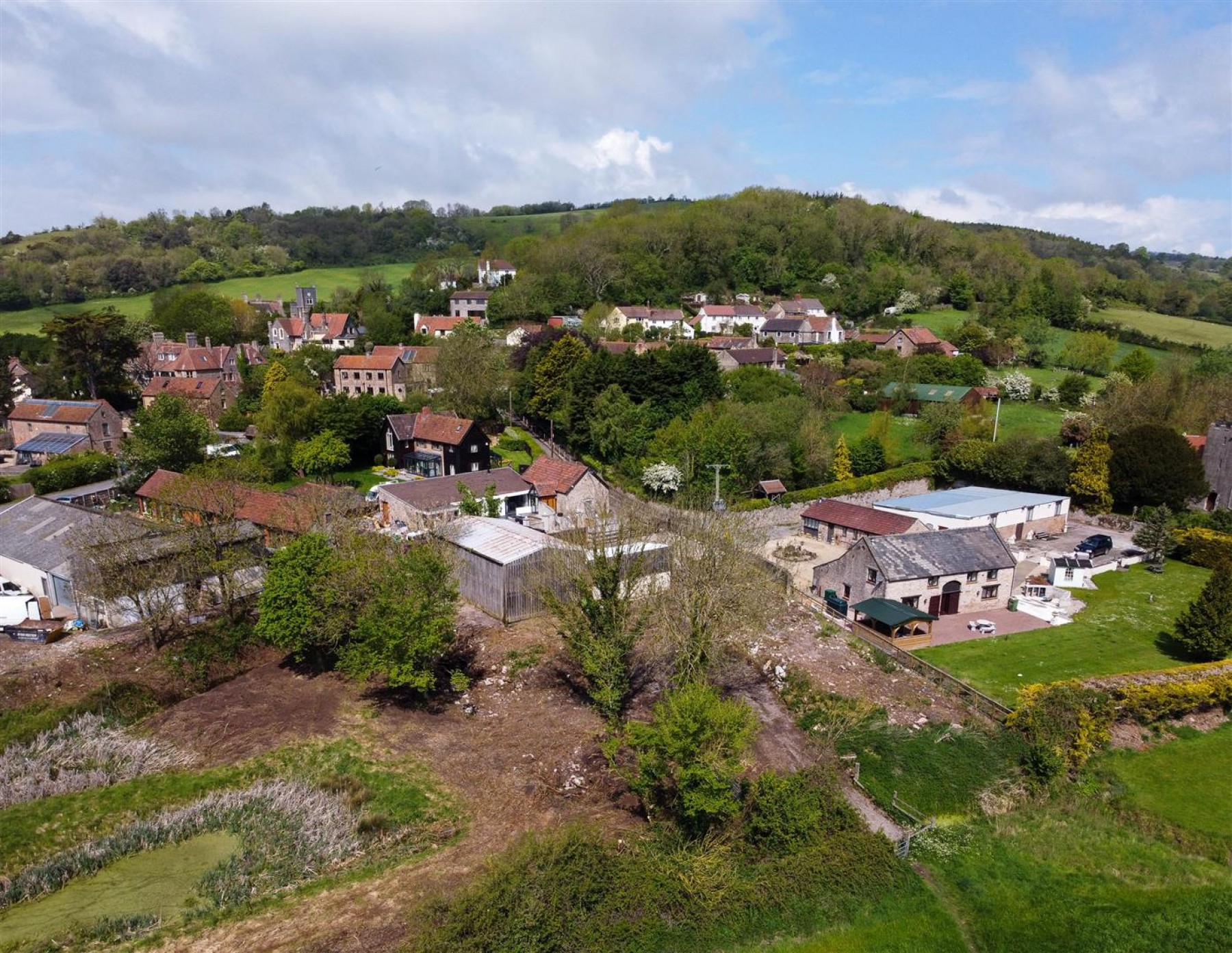 Images for BARN IN 0.4 ACRE - SCOPE FOR DWELLING