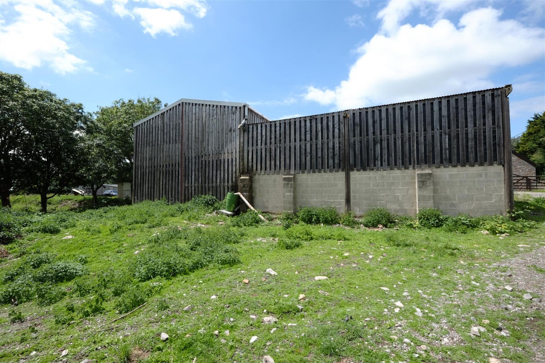 Images for BARN IN 0.4 ACRE - SCOPE FOR DWELLING