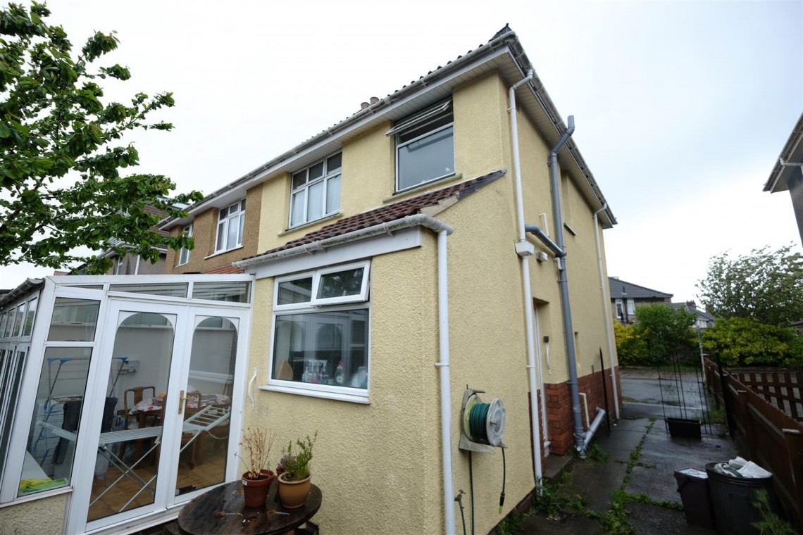 Images for 4 BED ( £23K ) / FAMILY HOME / UPDATING
