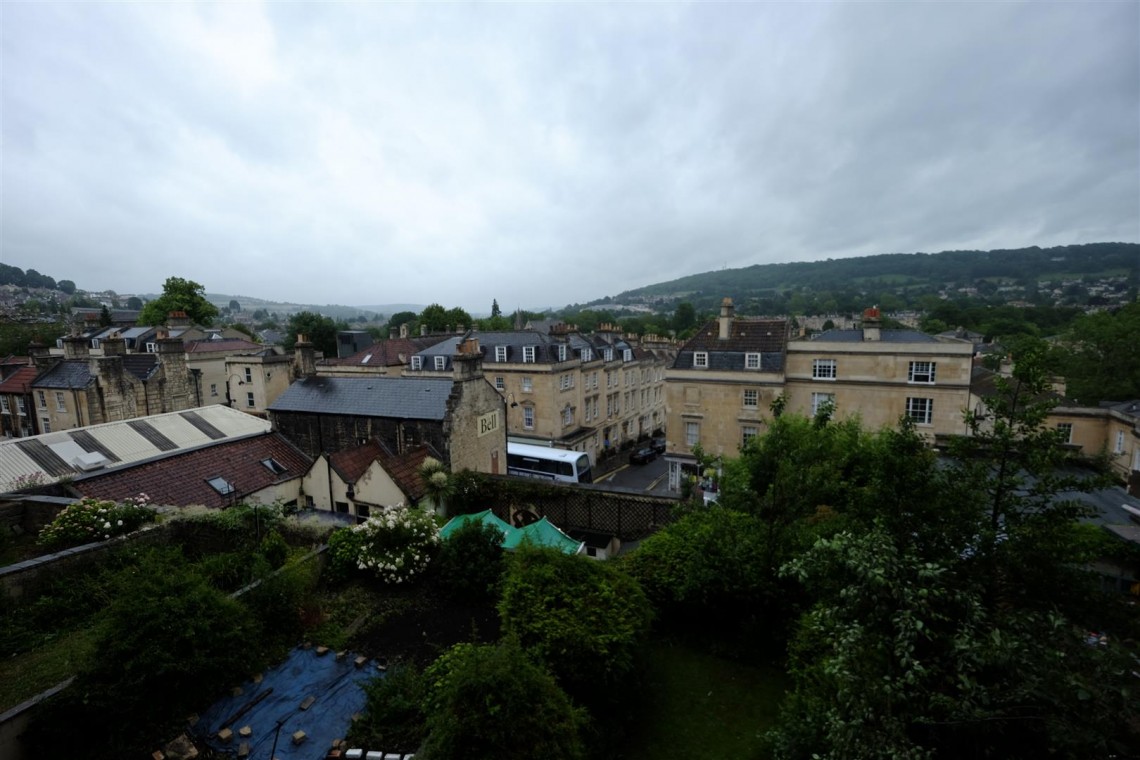 Images for FLAT FOR UPDATING - CENTRAL BATH