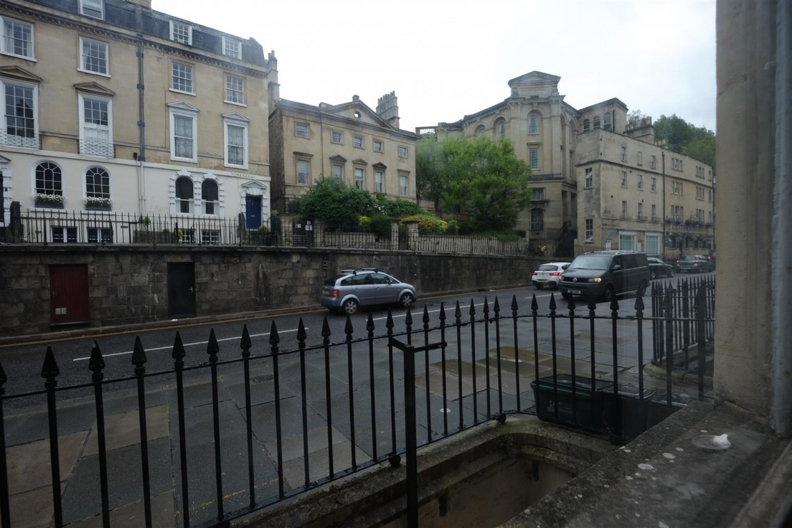 Images for FLAT FOR UPDATING - CENTRAL BATH