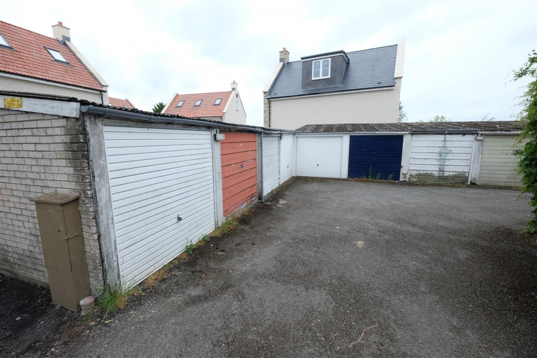 Images for 2 GARAGES - STOCKWOOD