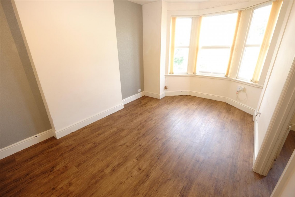 Images for VACANT FLAT - WSM