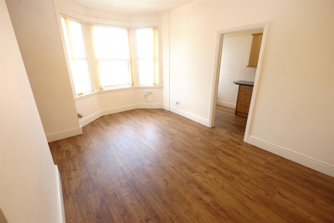 Images for VACANT FLAT - WSM