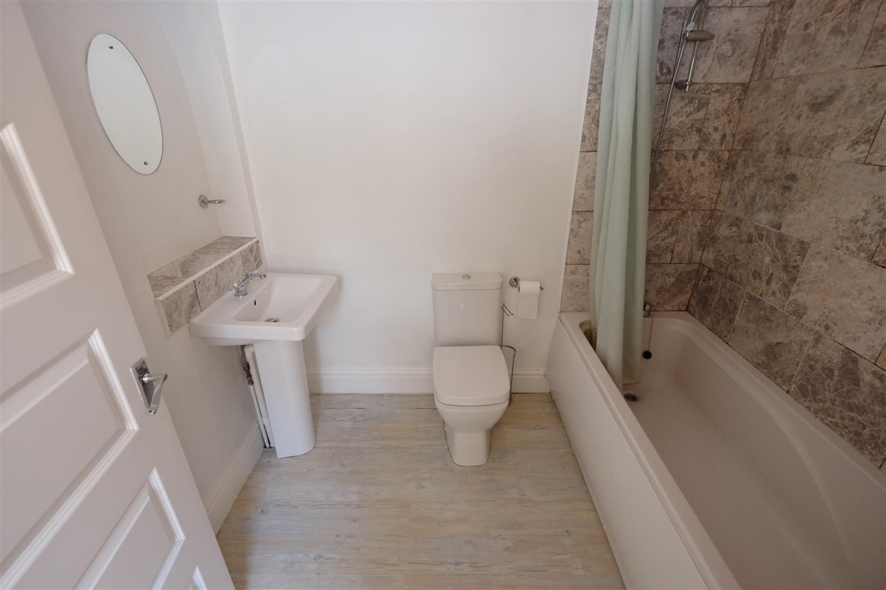 Images for VACANT FLAT - WSM