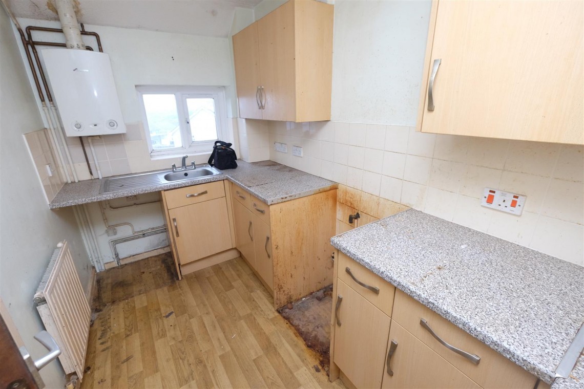 Images for FLAT FOR UPDATING - FROME