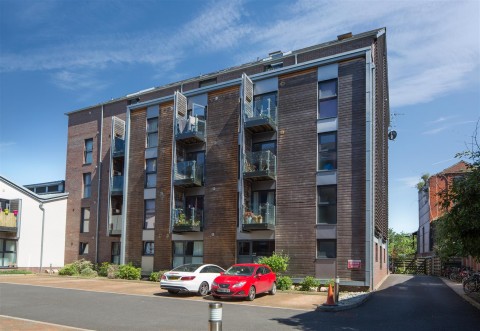 View Full Details for HARBOUR FLAT WITH PARKING
