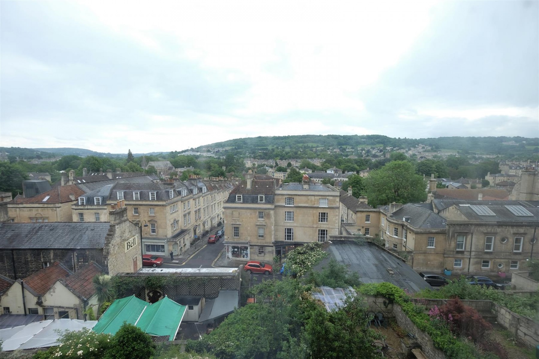 Images for FLAT FOR UPDATING - BATH