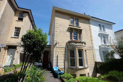 View Full Details for FLAT FOR UPDATING - REDLAND
