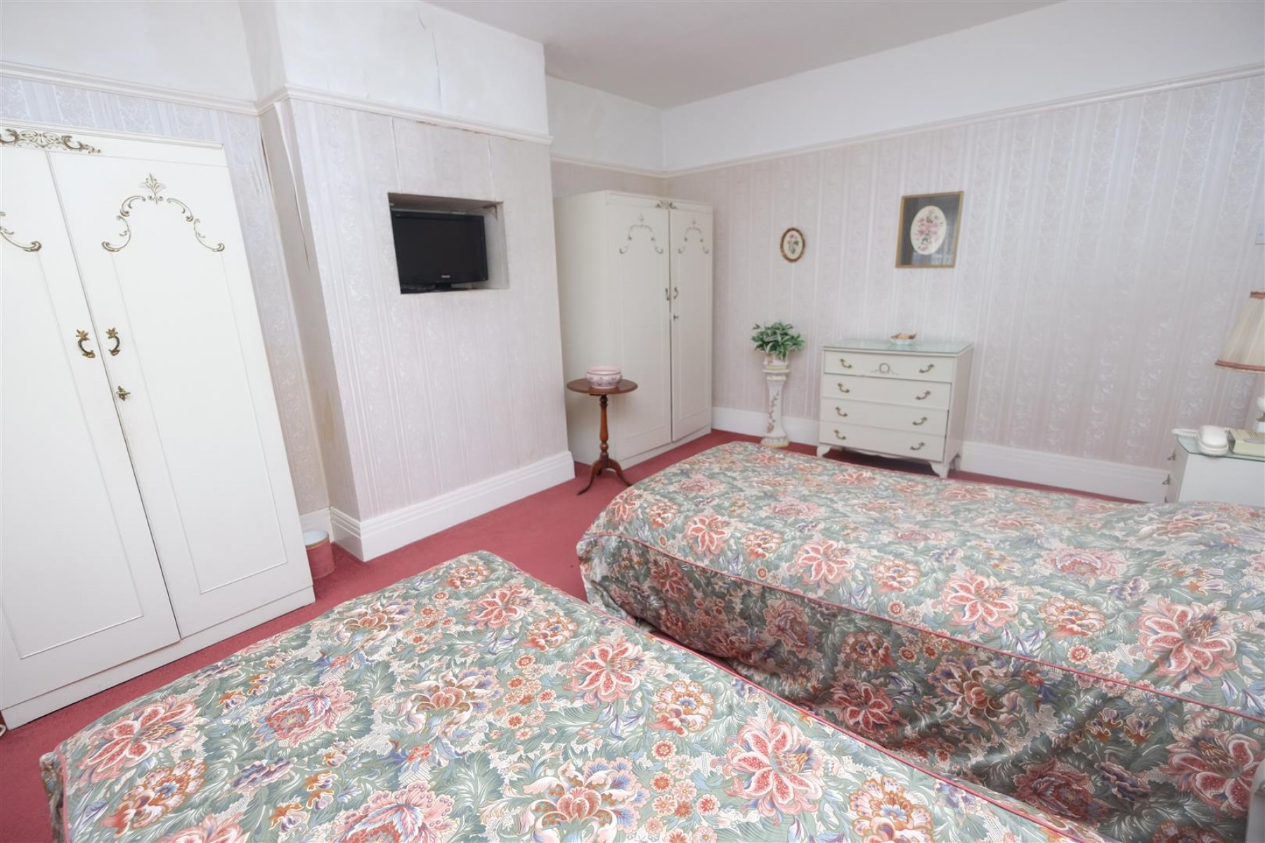 Images for REDLAND GEM | HUGE GARDEN