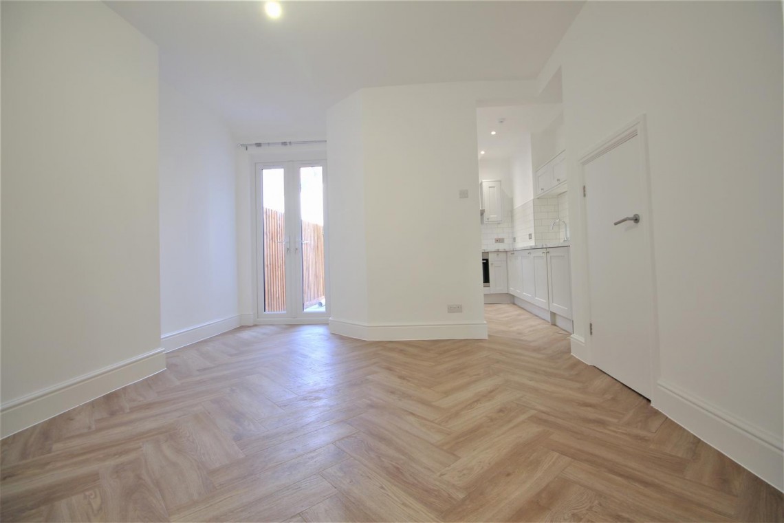 Images for FREEHOLD | 2 FLATS | BS3