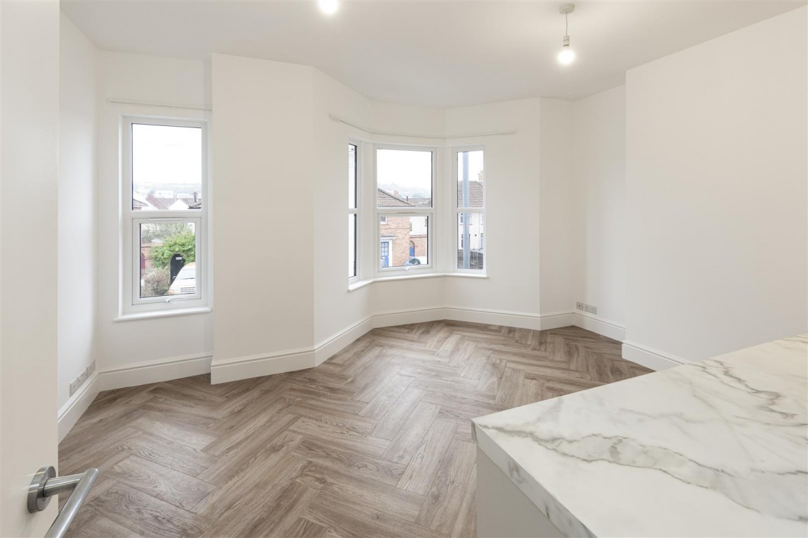 Images for FREEHOLD | 2 FLATS | BS3