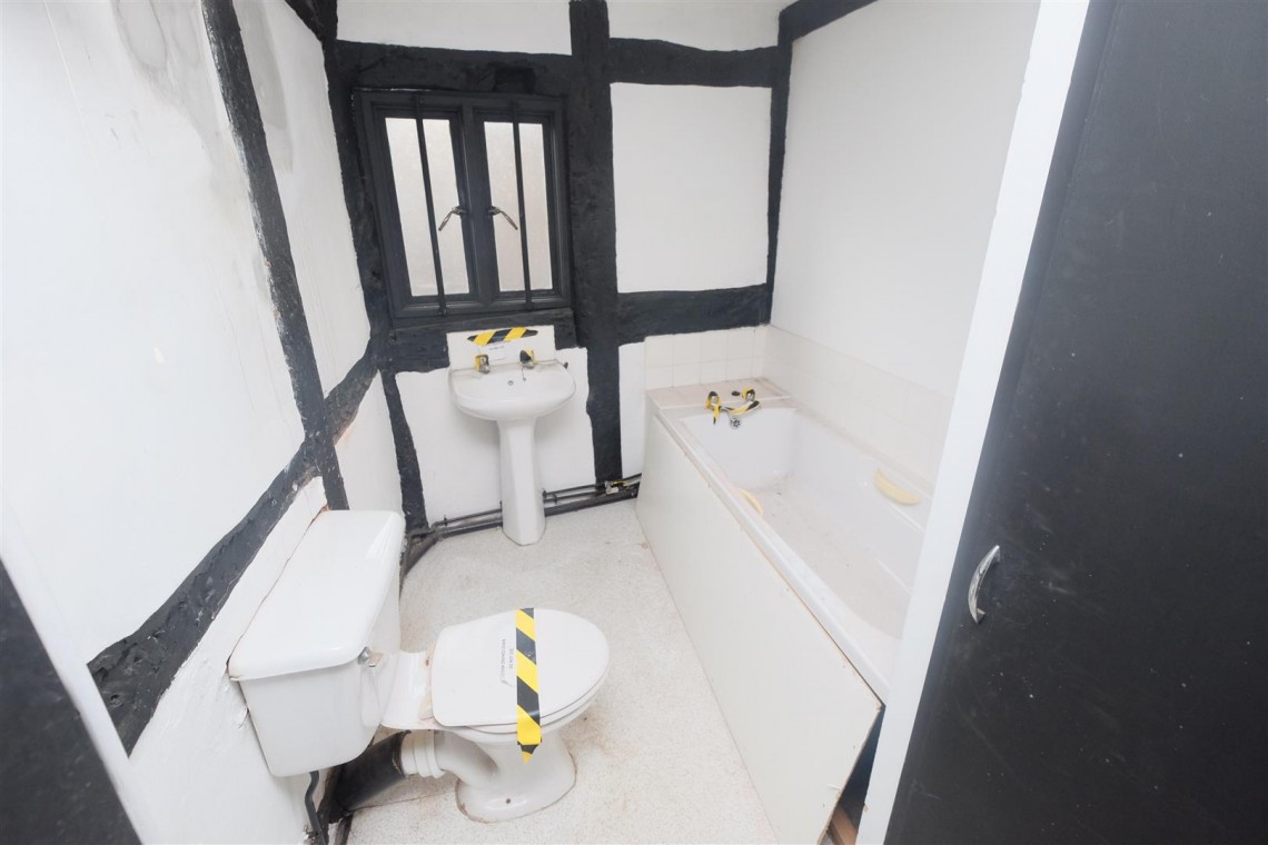 Images for 2 X LARGE FREEHOLDS + PARKING | GL20