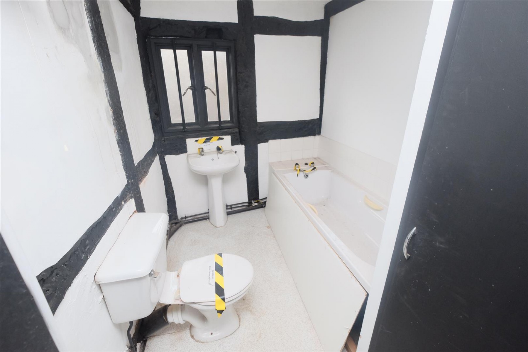 Images for 2 X LARGE FREEHOLDS + PARKING | GL20