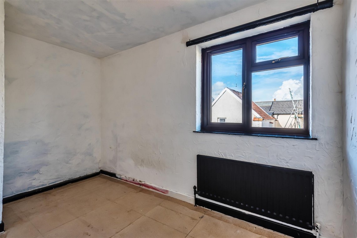 Images for 3 BED | BASIC UPDATING | EX32