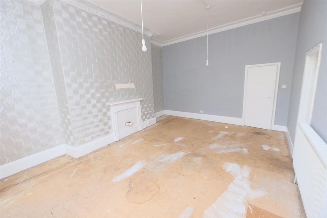 Images for FLAT | UPDATING | BA1