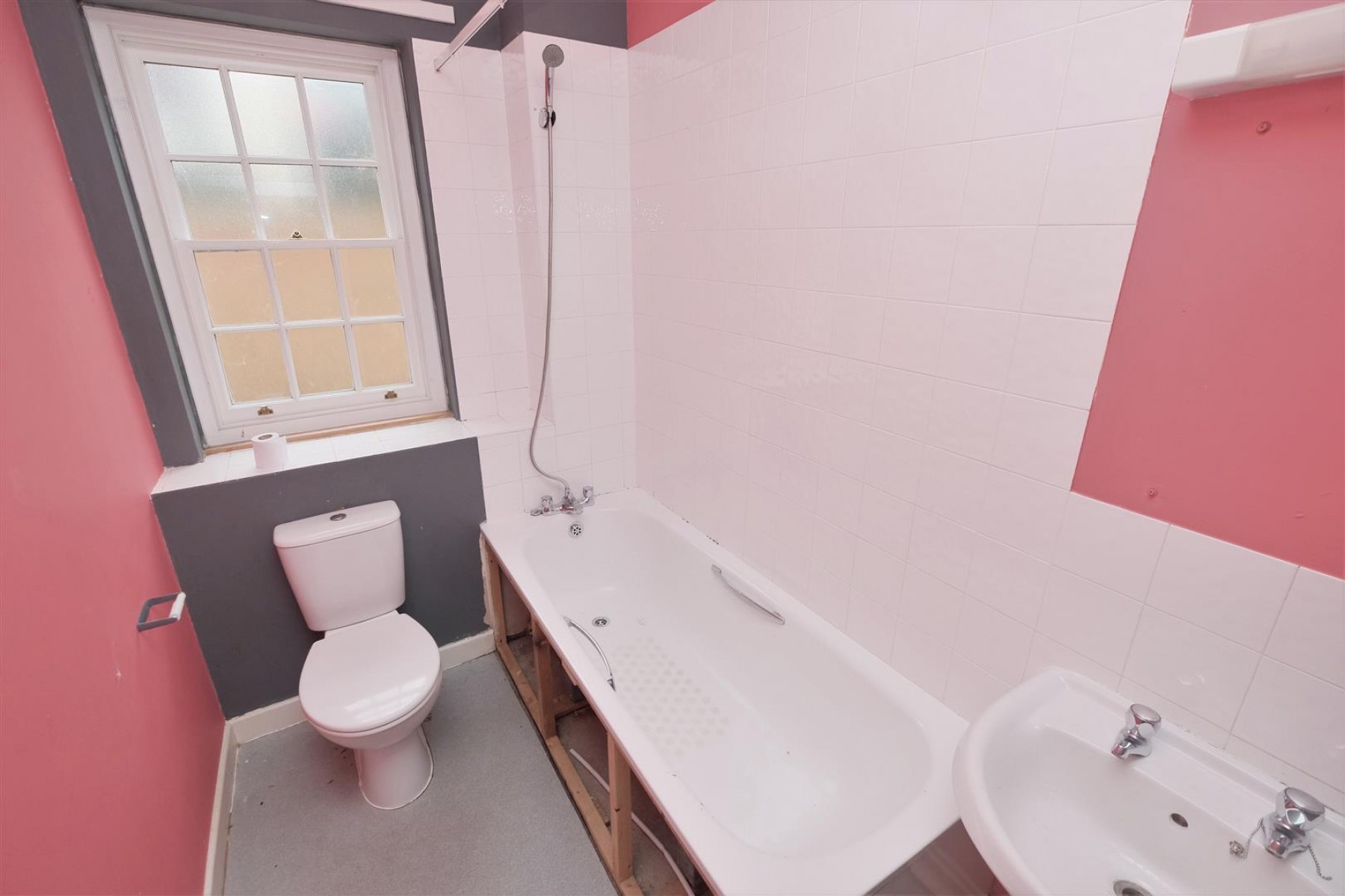 Flat 1, 56 Northload Street, Glastonbury, BA6 9QE