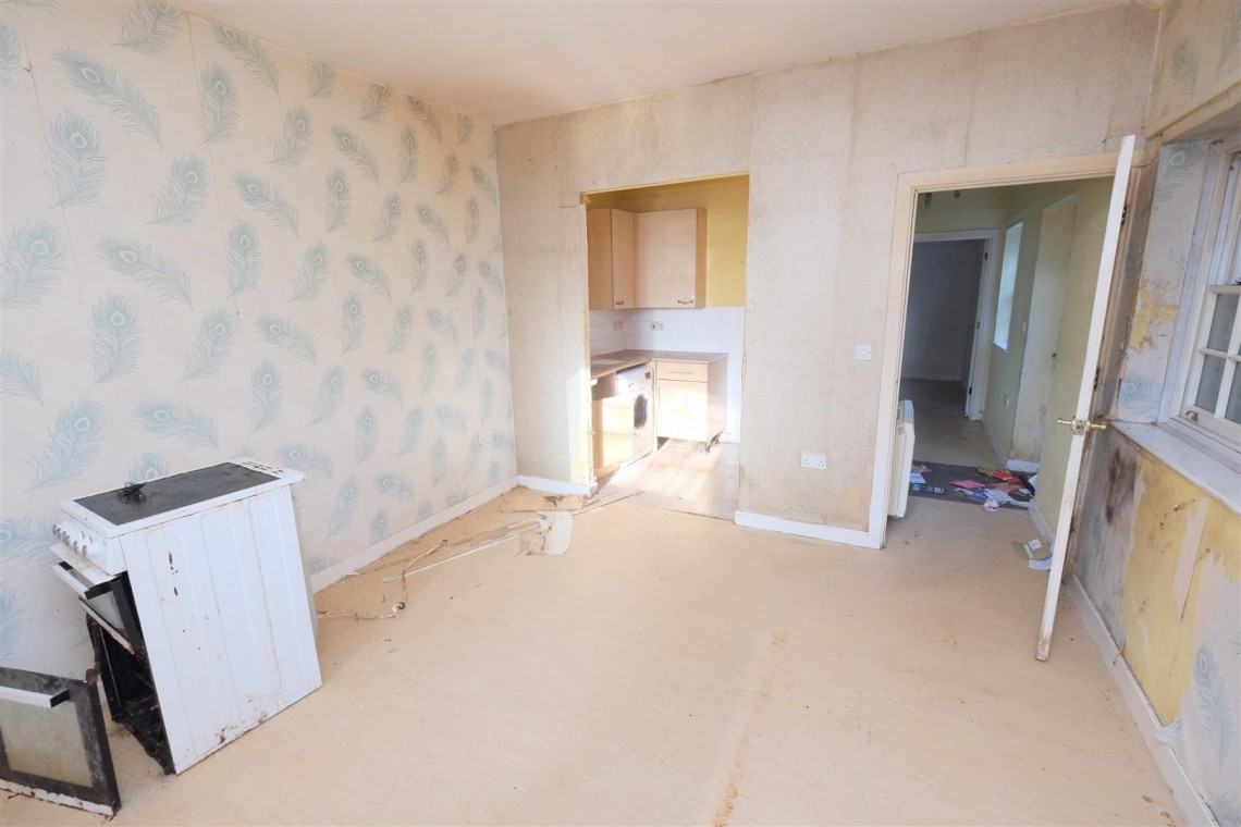 Images for HOUSE | UPDATING | BA6