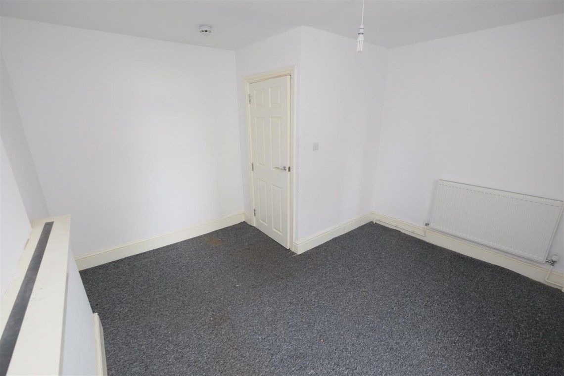 Images for 2 X FLATS | UPDATING | BS5