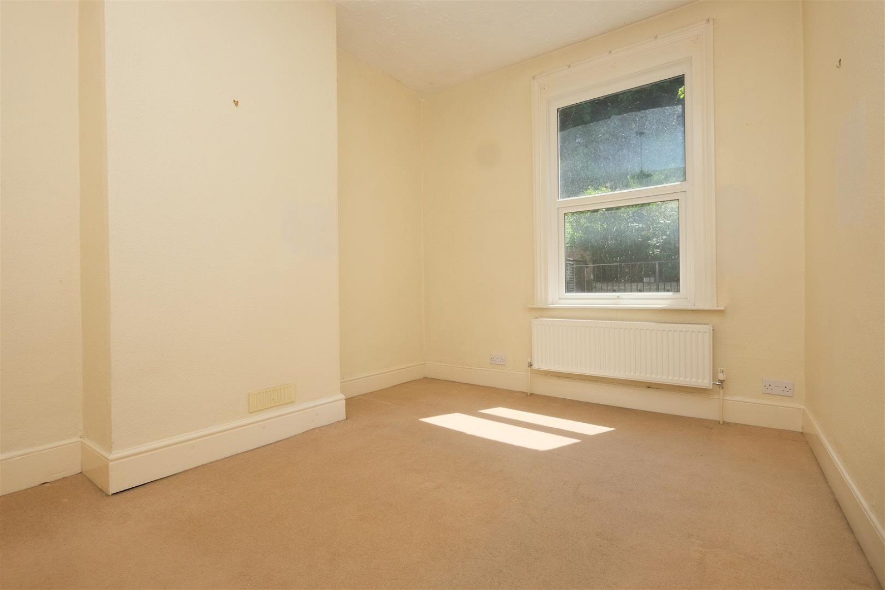 Images for 2 X 1 BED FLATS | BS4