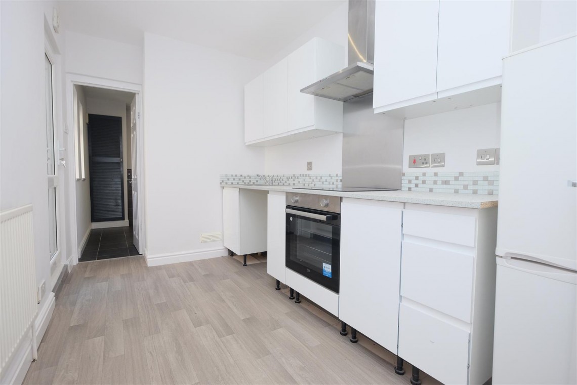 Images for 2 X 1 BED FLATS | BS4