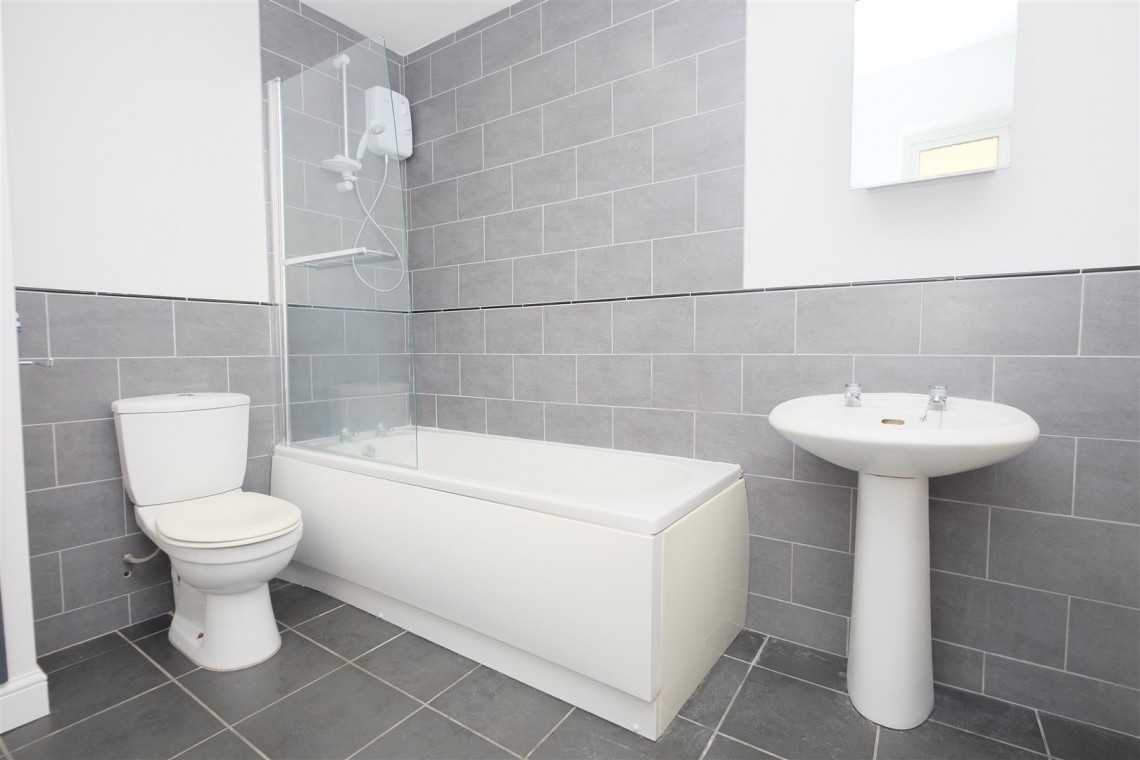 Images for 2 X 1 BED FLATS | BS4