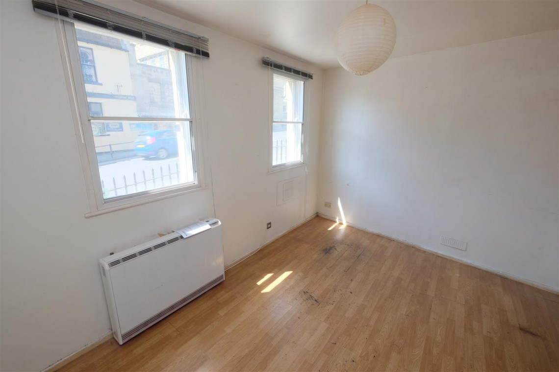 Images for FLAT | UPDATING | BA1