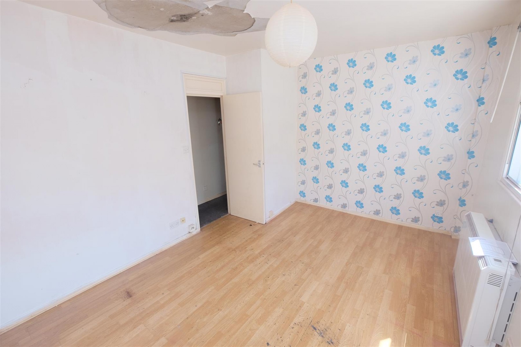 Images for FLAT | UPDATING | BA1