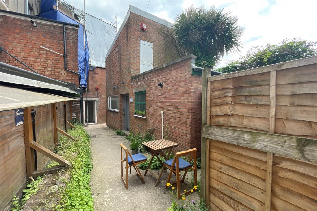 DEVELOPMENT PLANNING CLIFTON, 1 bedroom, Commercial