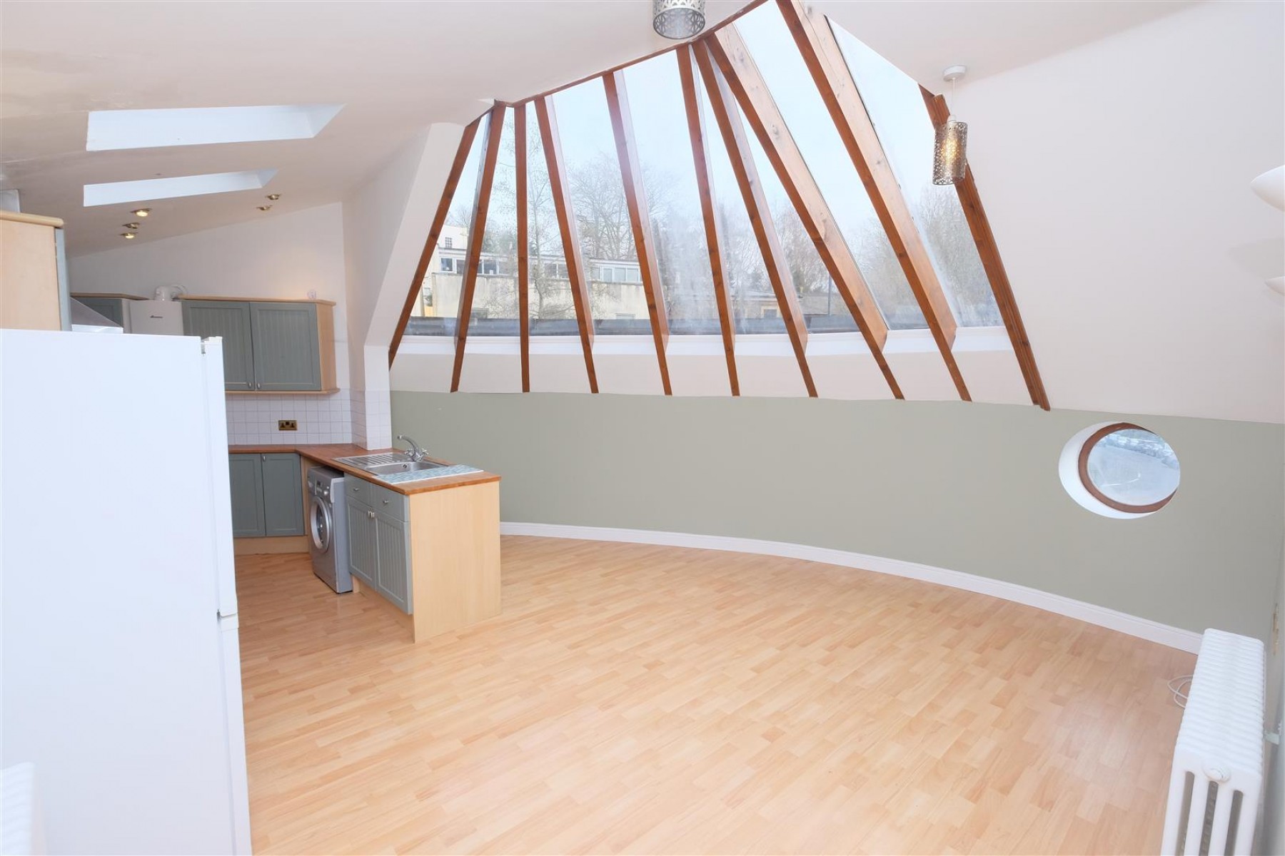 Images for FLAT | REDUCED PRICE | CLIFTON