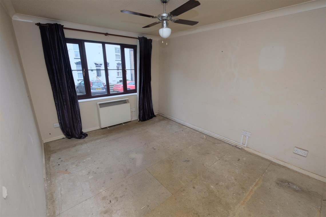Images for FLAT | UPDATING | YEOVIL