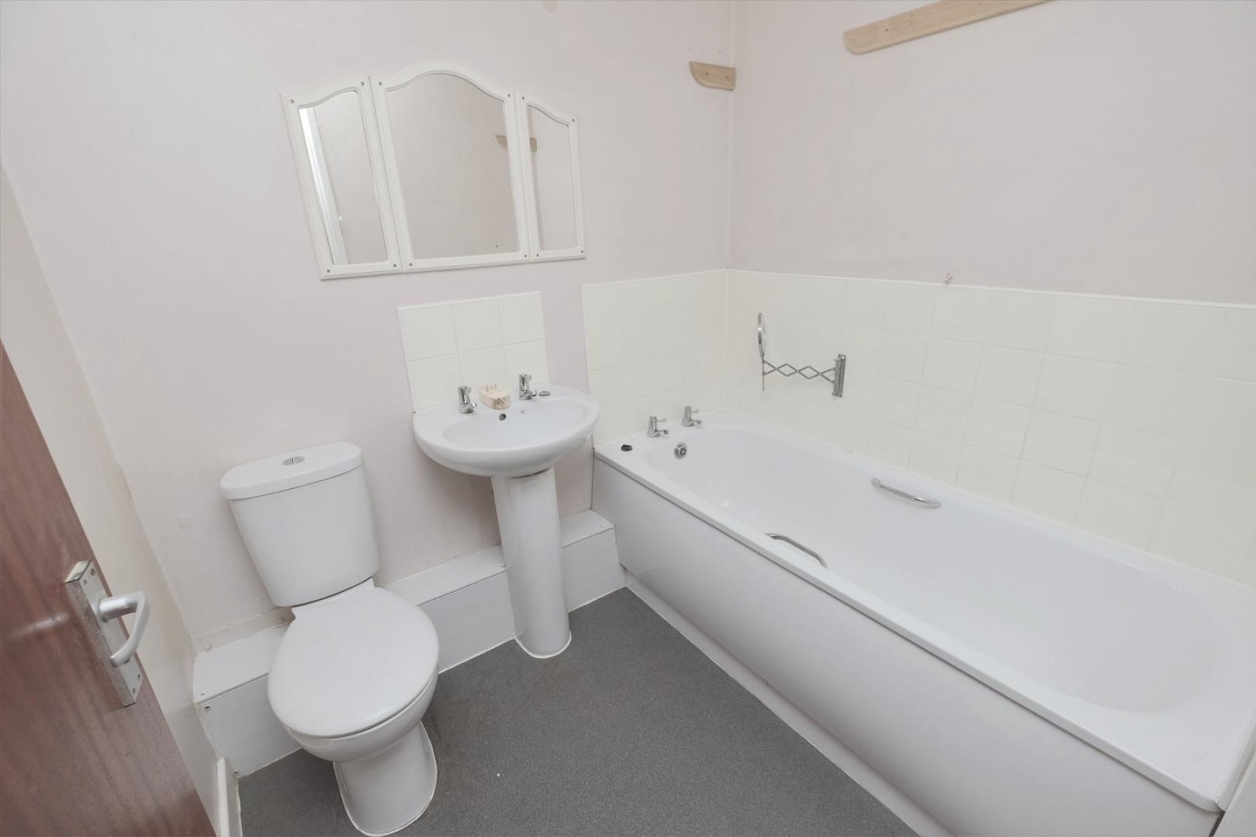 Images for FLAT | UPDATING | YEOVIL
