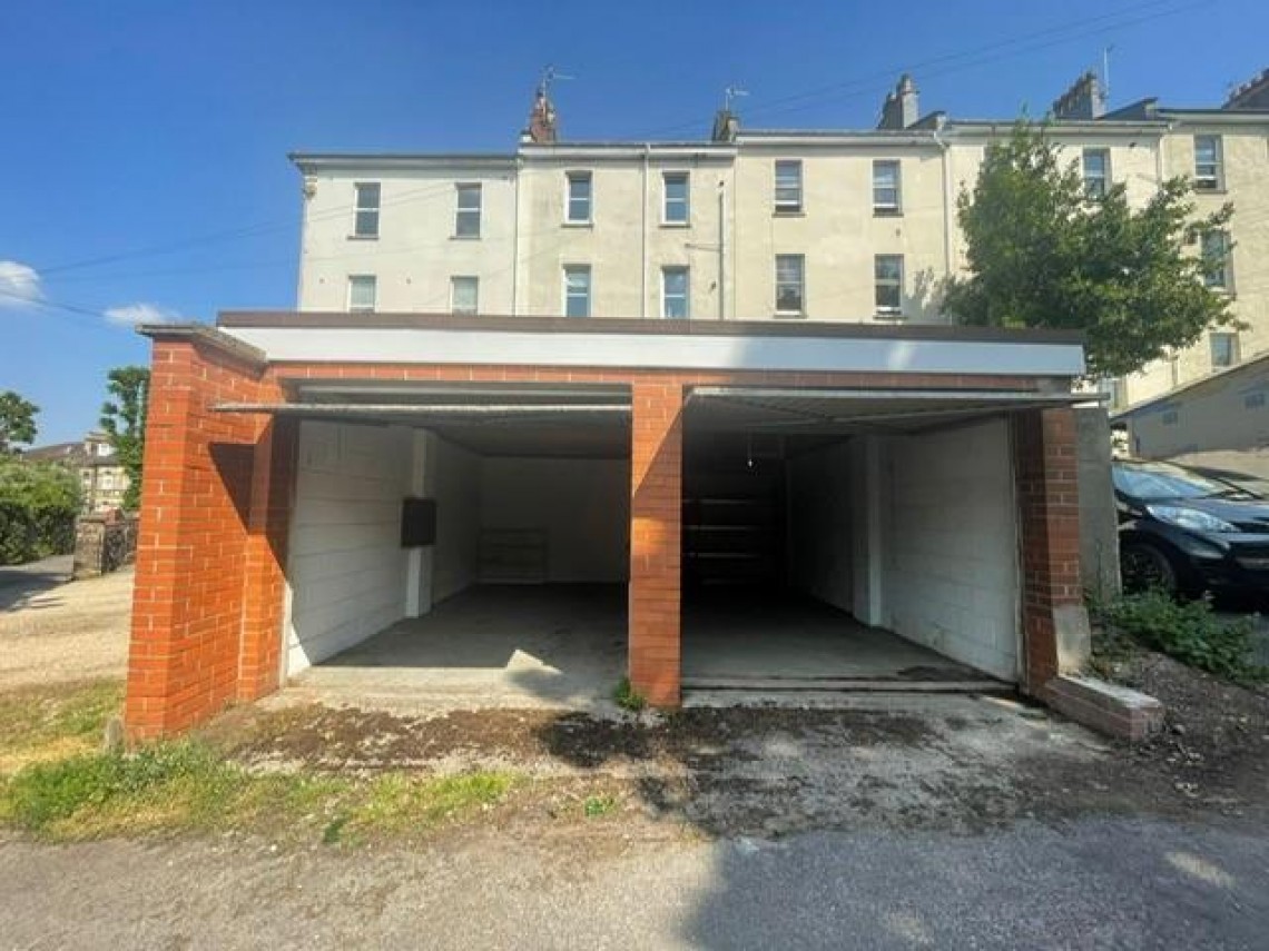 Images for DOUBLE GARAGE | CLIFTON