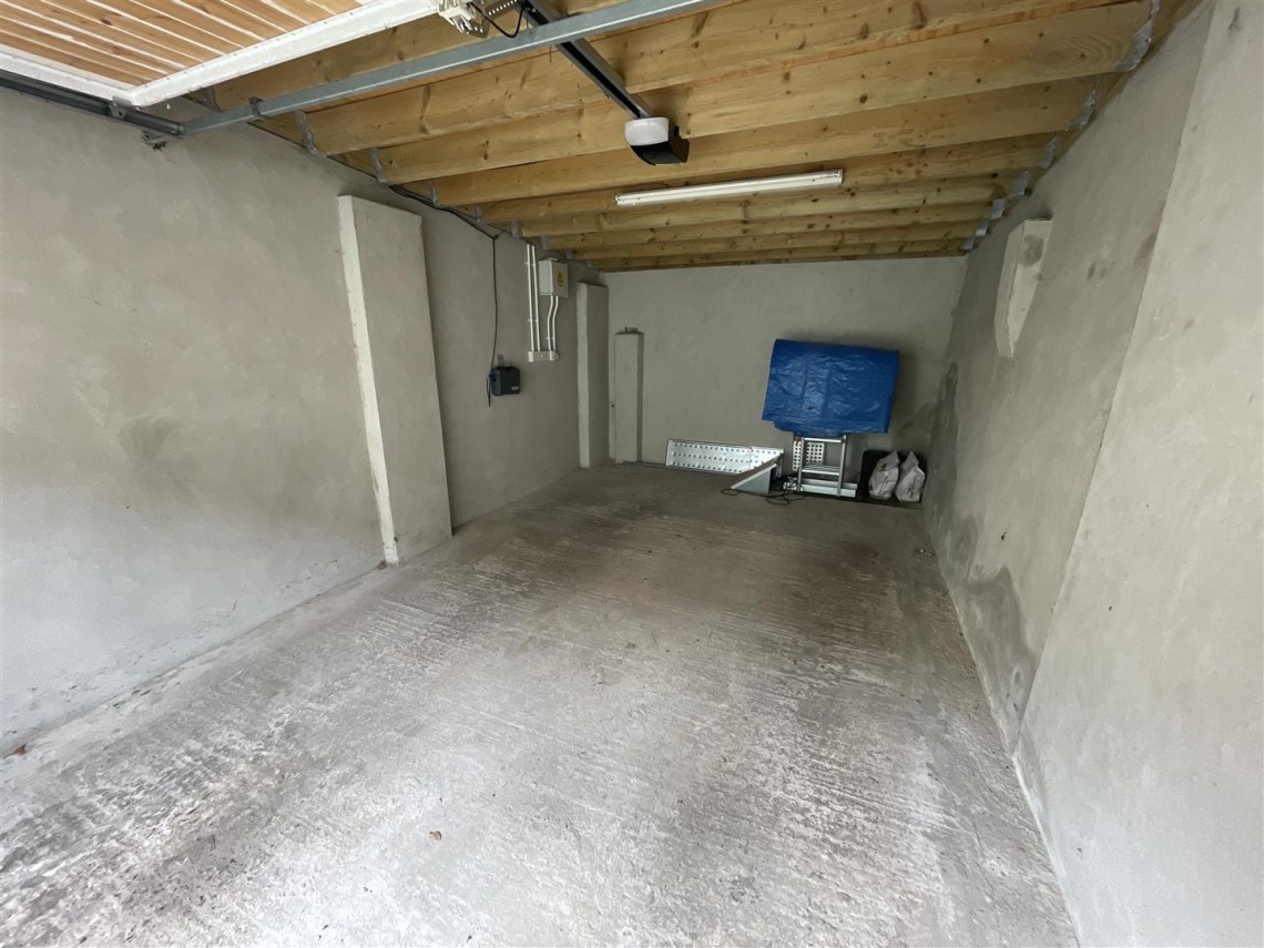 Images for LARGE GARAGE | CLIFTON