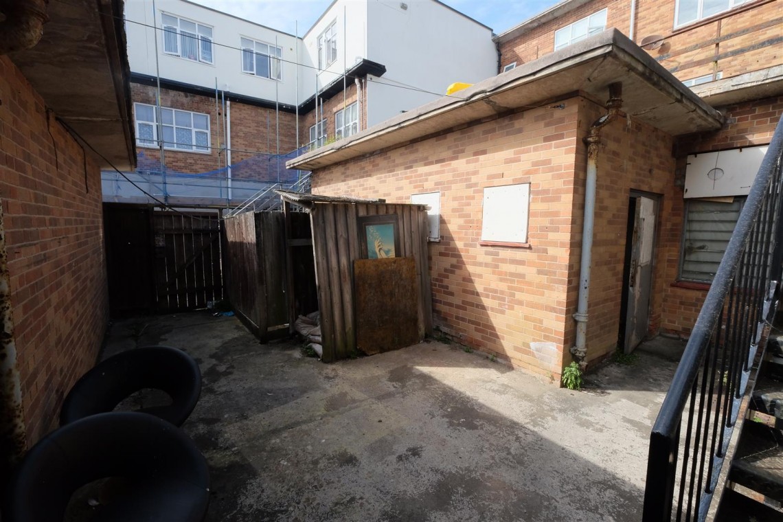 Images for 3 BED FLAT | SHOP | GARAGE | WSM