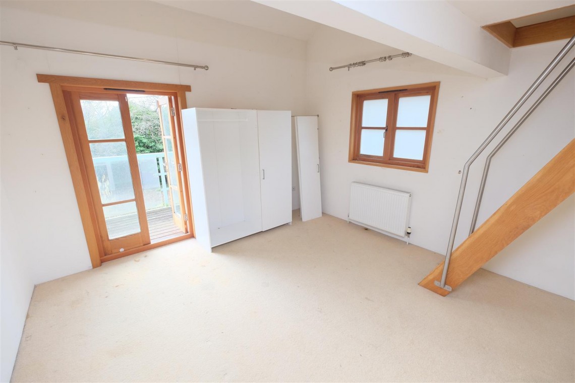 Images for DETACHED | UPDATING | BS49