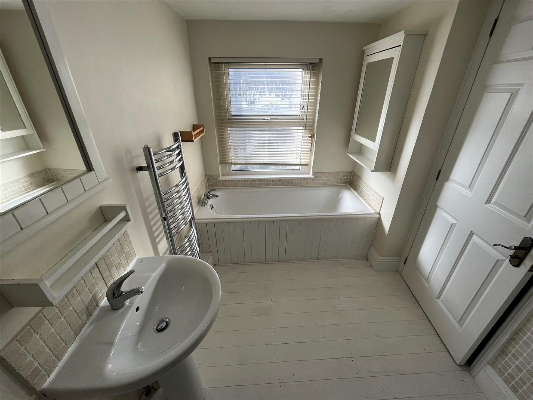 Images for FLAT | CASH BUYERS ONLY | BS6