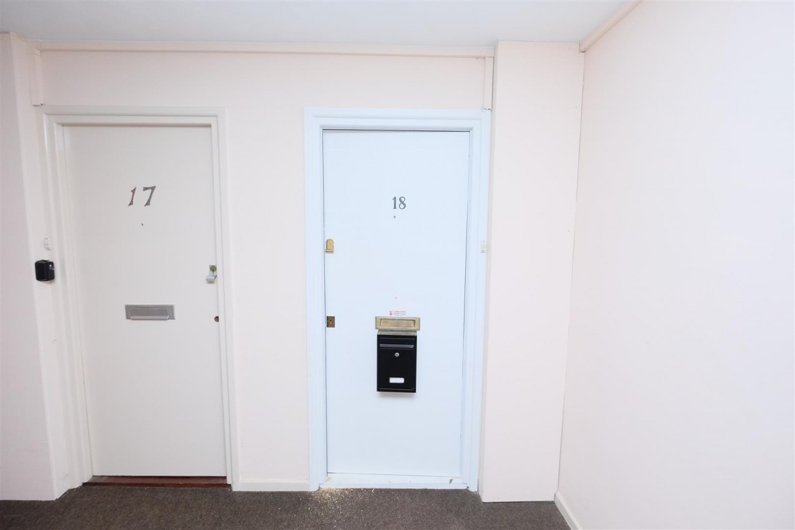 Images for VACANT FLAT | BS16