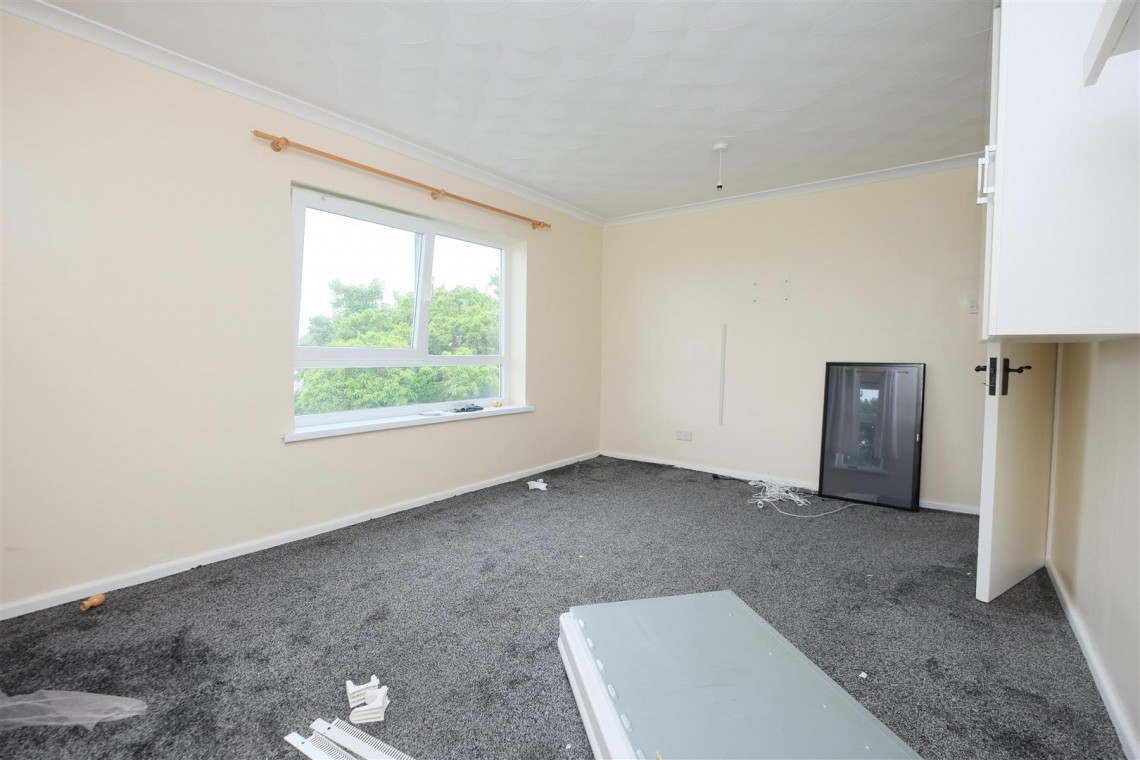 Images for VACANT FLAT | BS16