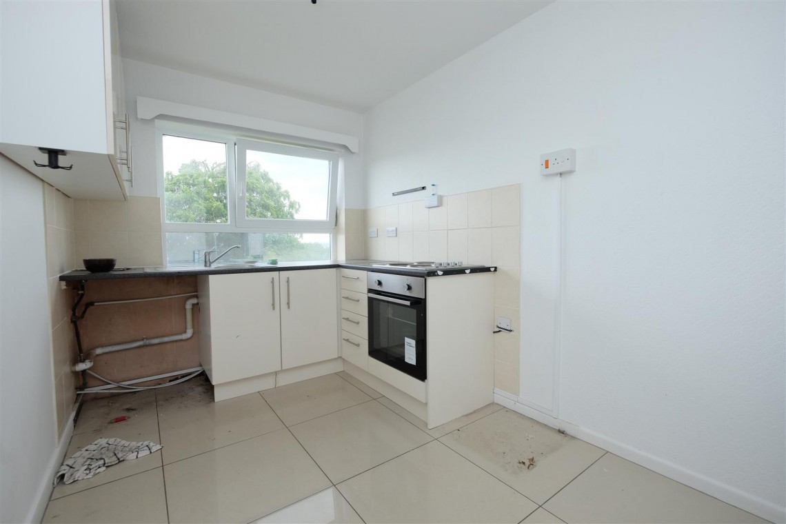 Images for VACANT FLAT | BS16