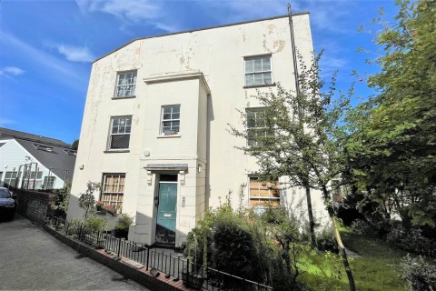 View Full Details for TOP FLOOR FLAT| UPDATING | BS6