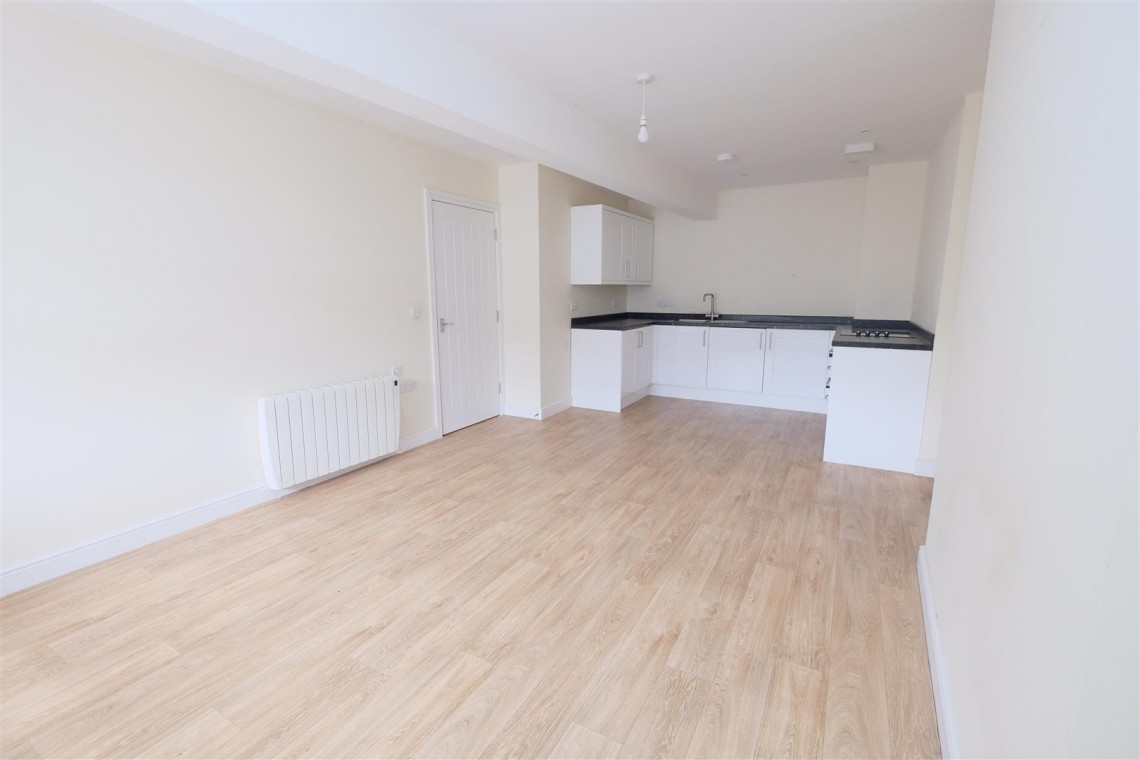 Images for VACANT FLAT | MIDSOMER NORTON