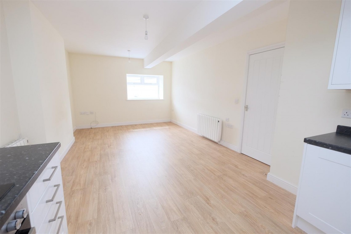 Images for VACANT FLAT | MIDSOMER NORTON