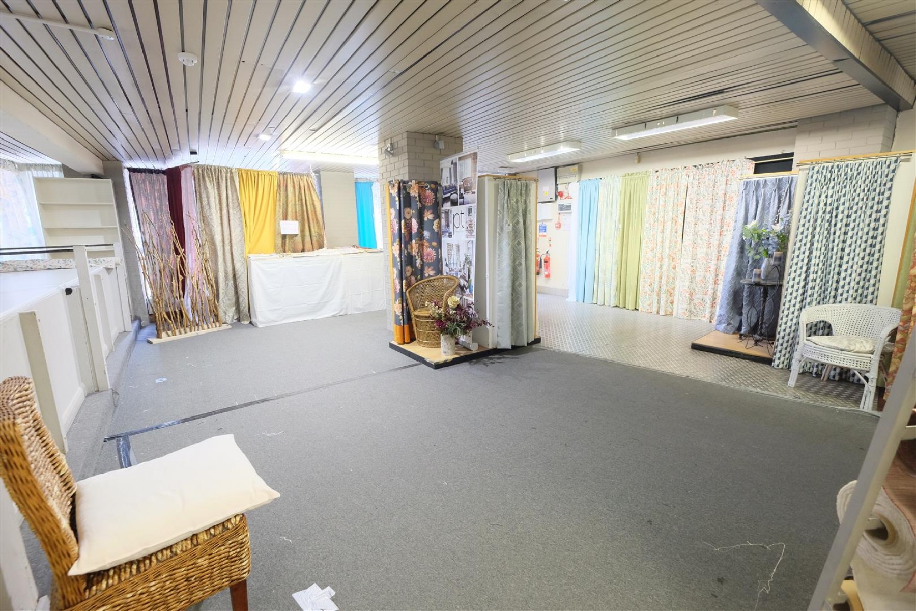 Images for COMMERCIAL | BS3