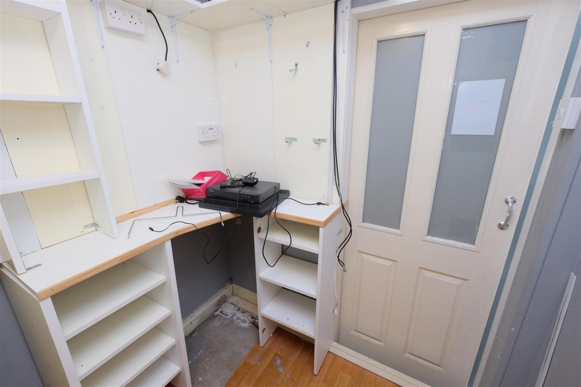 Images for VACANT COMMERCIAL | BS4