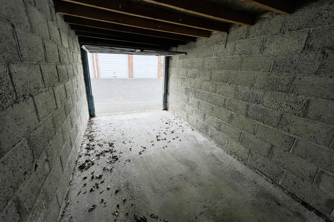 Images for RANK OF 5 GARAGES | OKEHAMPTON