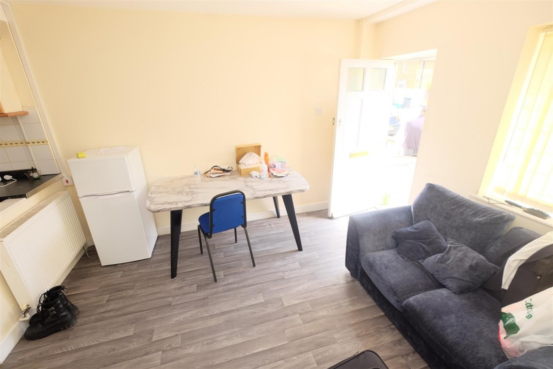 Images for 2 X FLATS | BS3