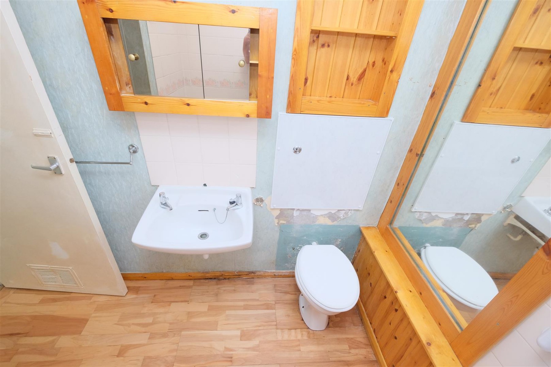 Images for BALCONY FLAT | UPDATING | CLEVEDON